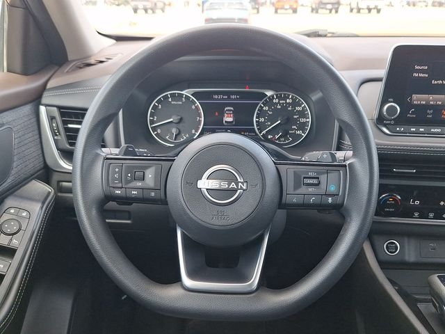 Used 2023 Gray Nissan SV image 15
