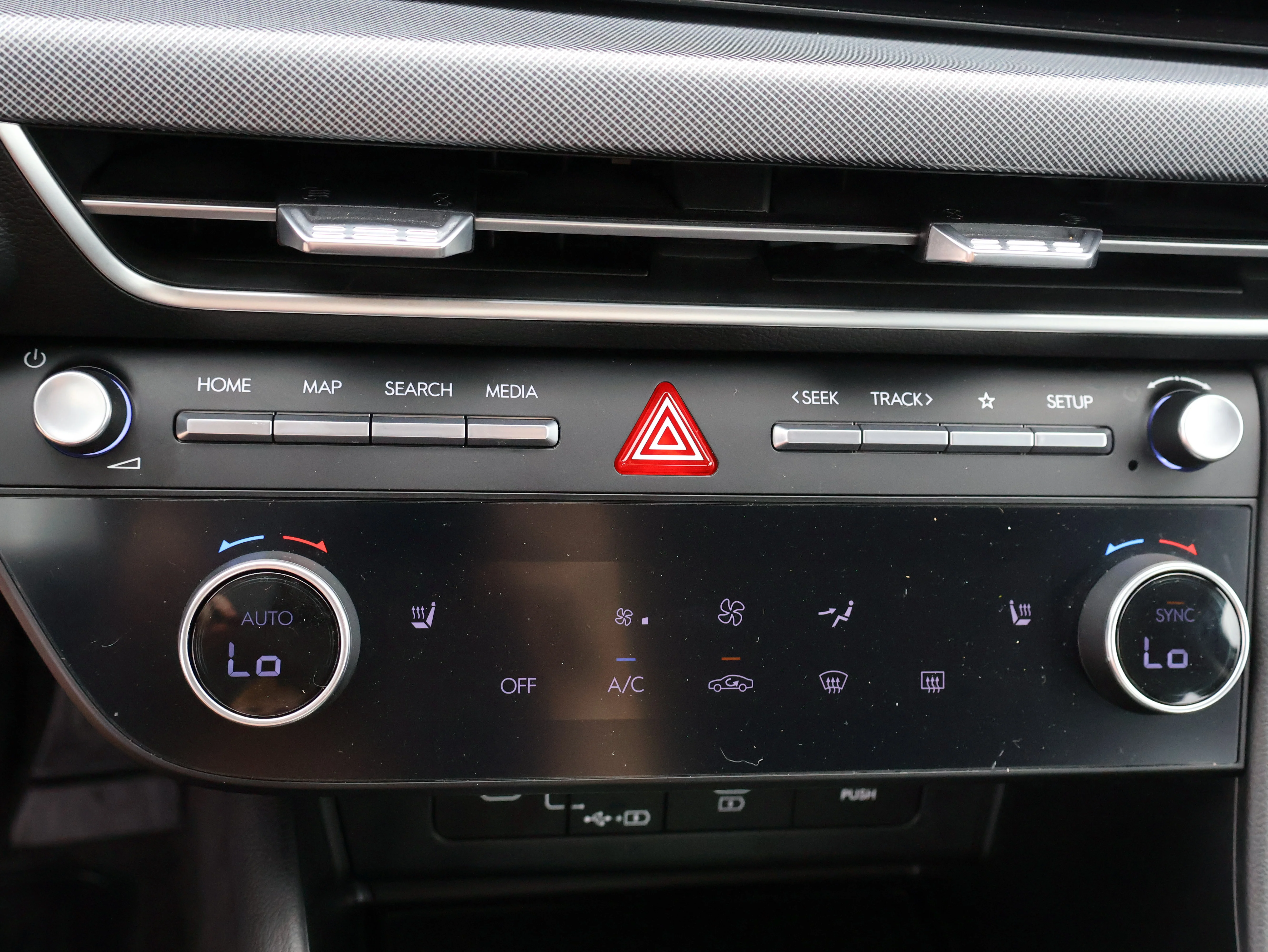 Used 2025 Aero Silver Hyundai SEL image 29