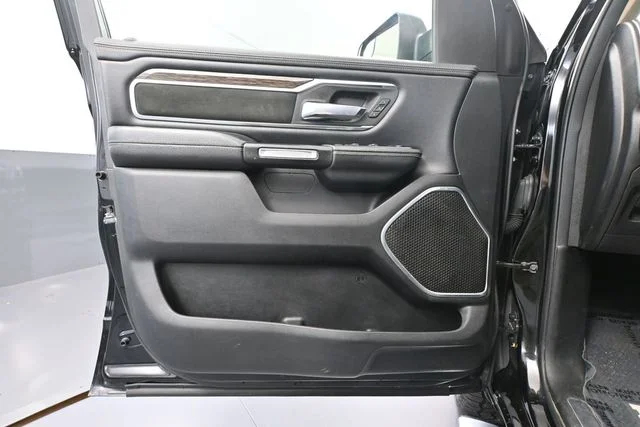 2019 RAM Ram 1500 Pickup Laramie - Photo 18