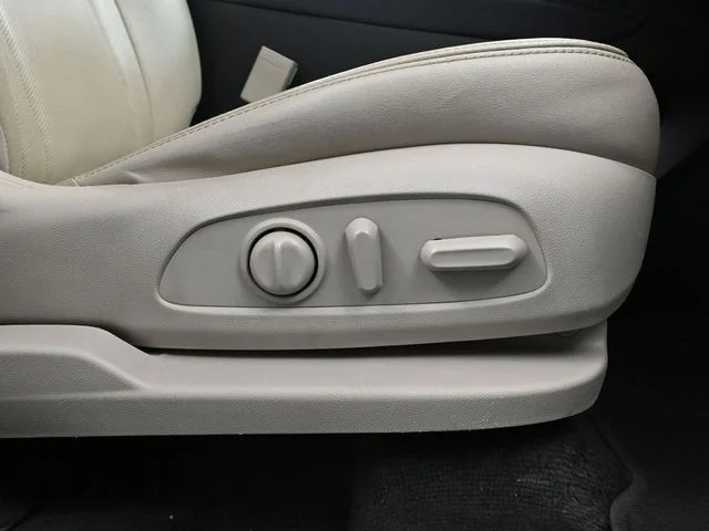 Used 2019 White Buick Essence image 48