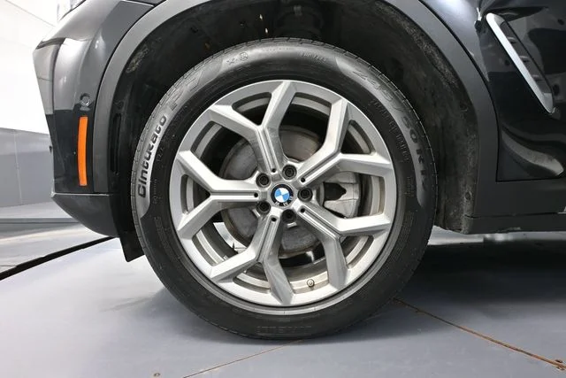 Used 2023 Black BMW xDrive30i image 17