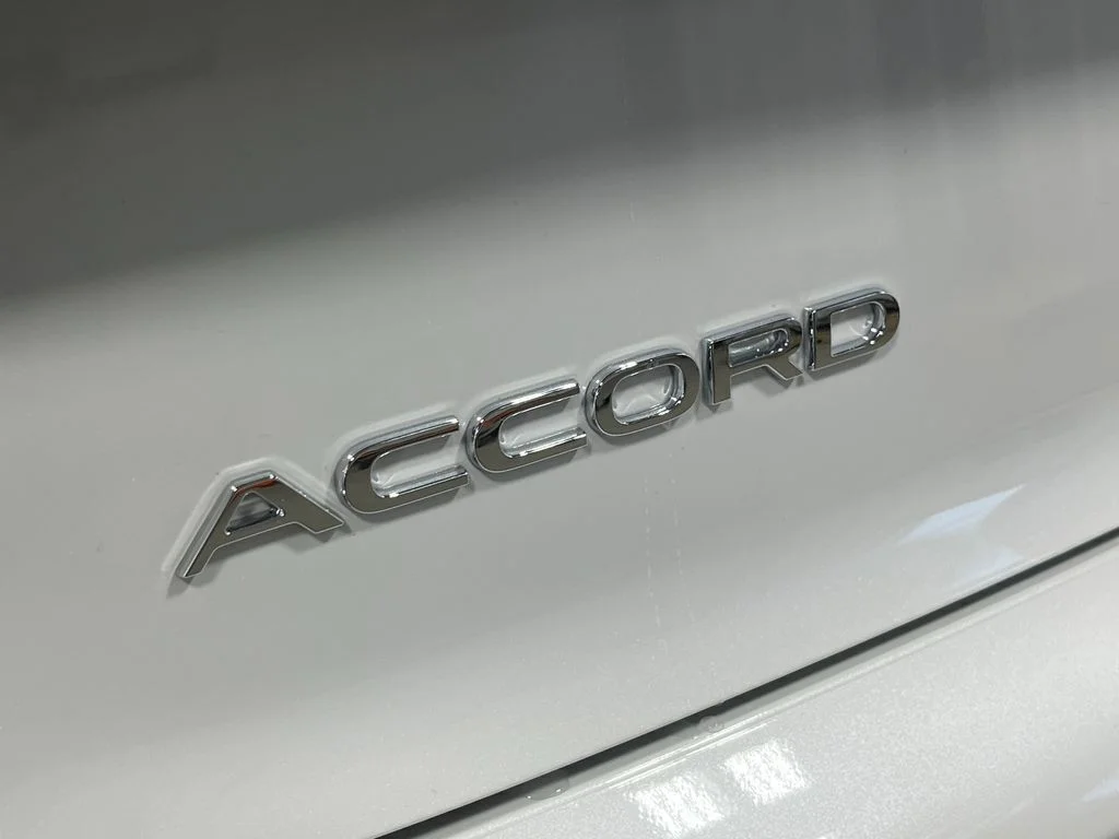 New 2026 Platinum White Pearl Honda EX-L Hybrid image 6