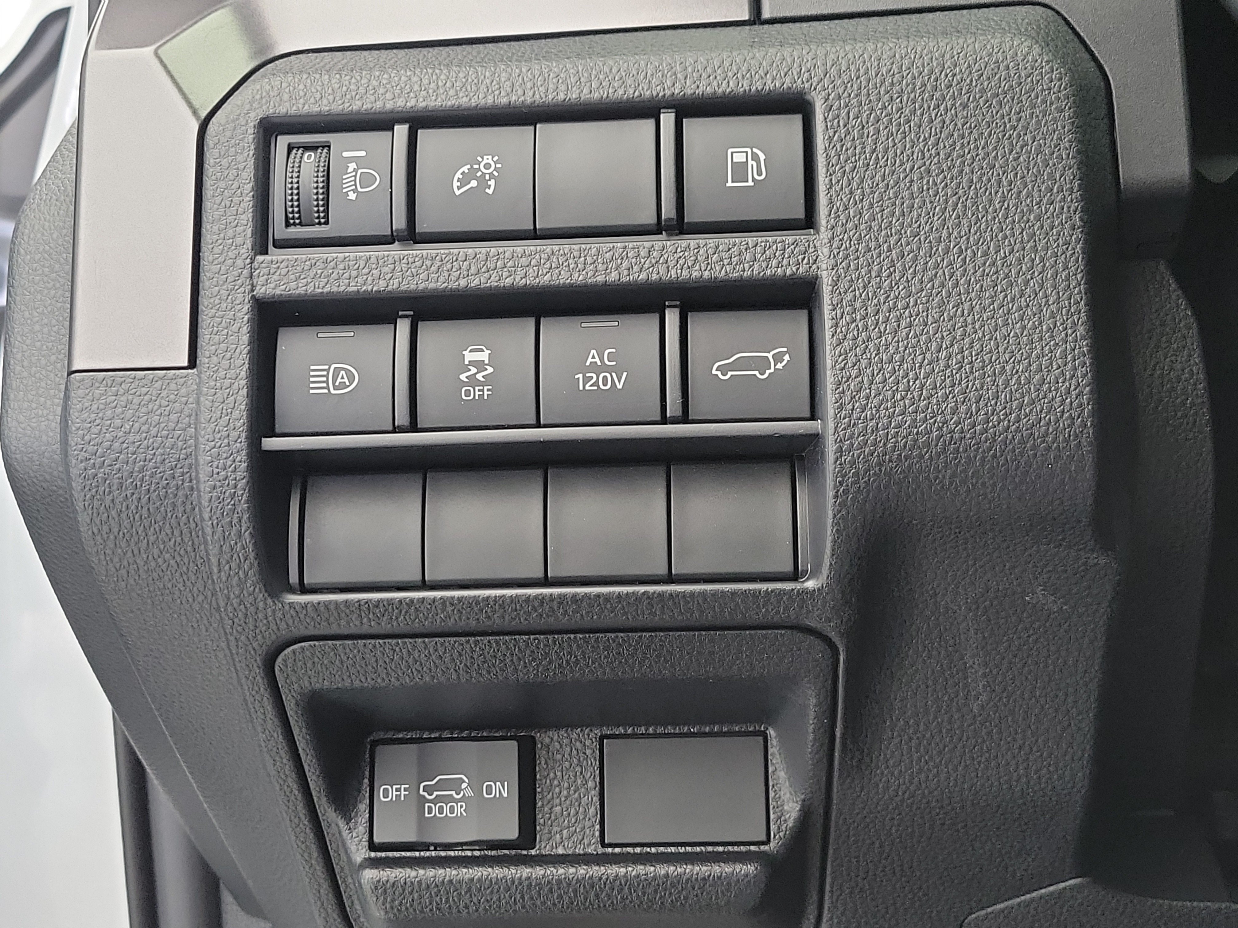 Used 2025 Ice Toyota TRD Off-Road Premium image 31