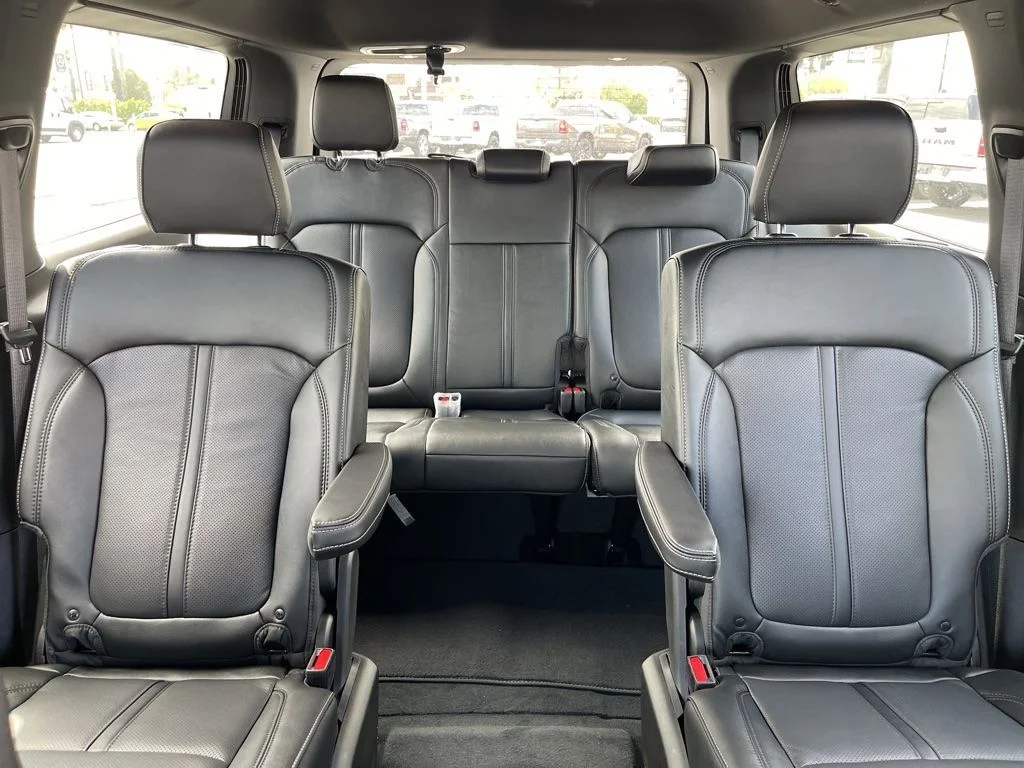 New 2026 Bright White Clear-Coat Exterior Paint Jeep Limited Altitude image 17