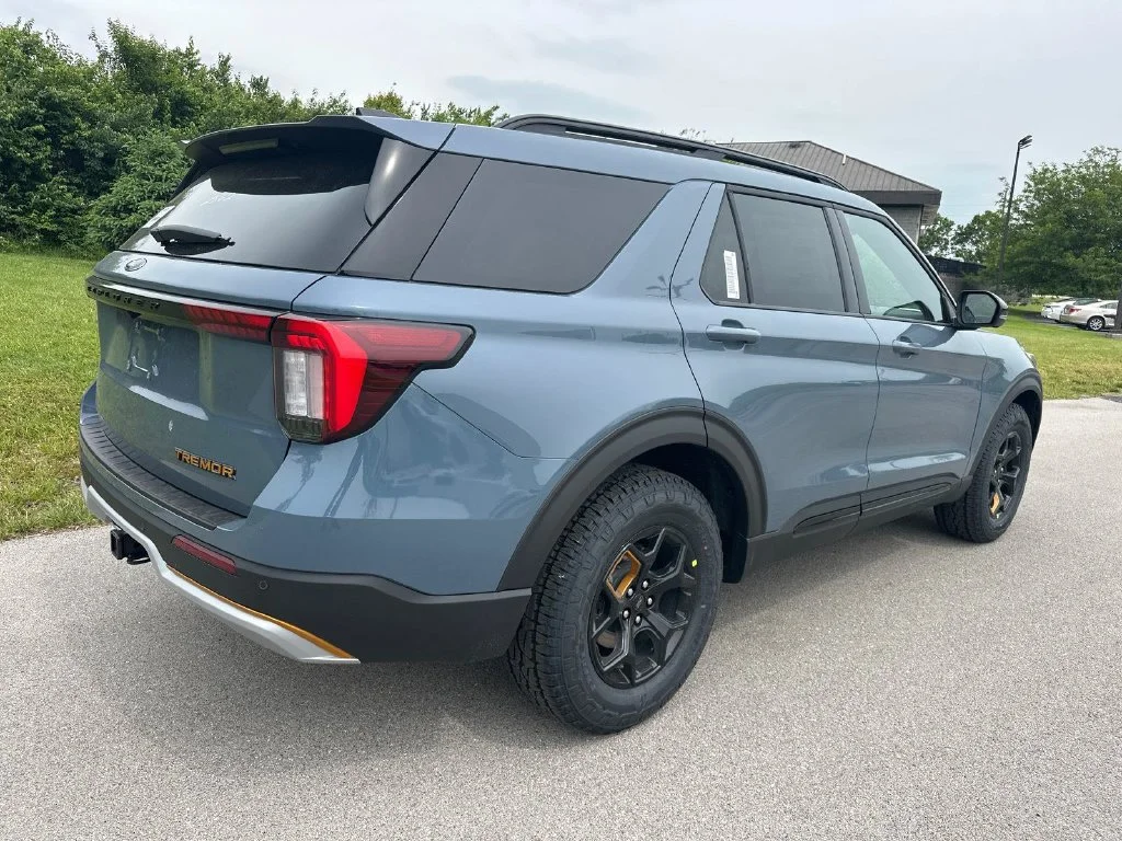 New 2026 Blue Ford Tremor image 12