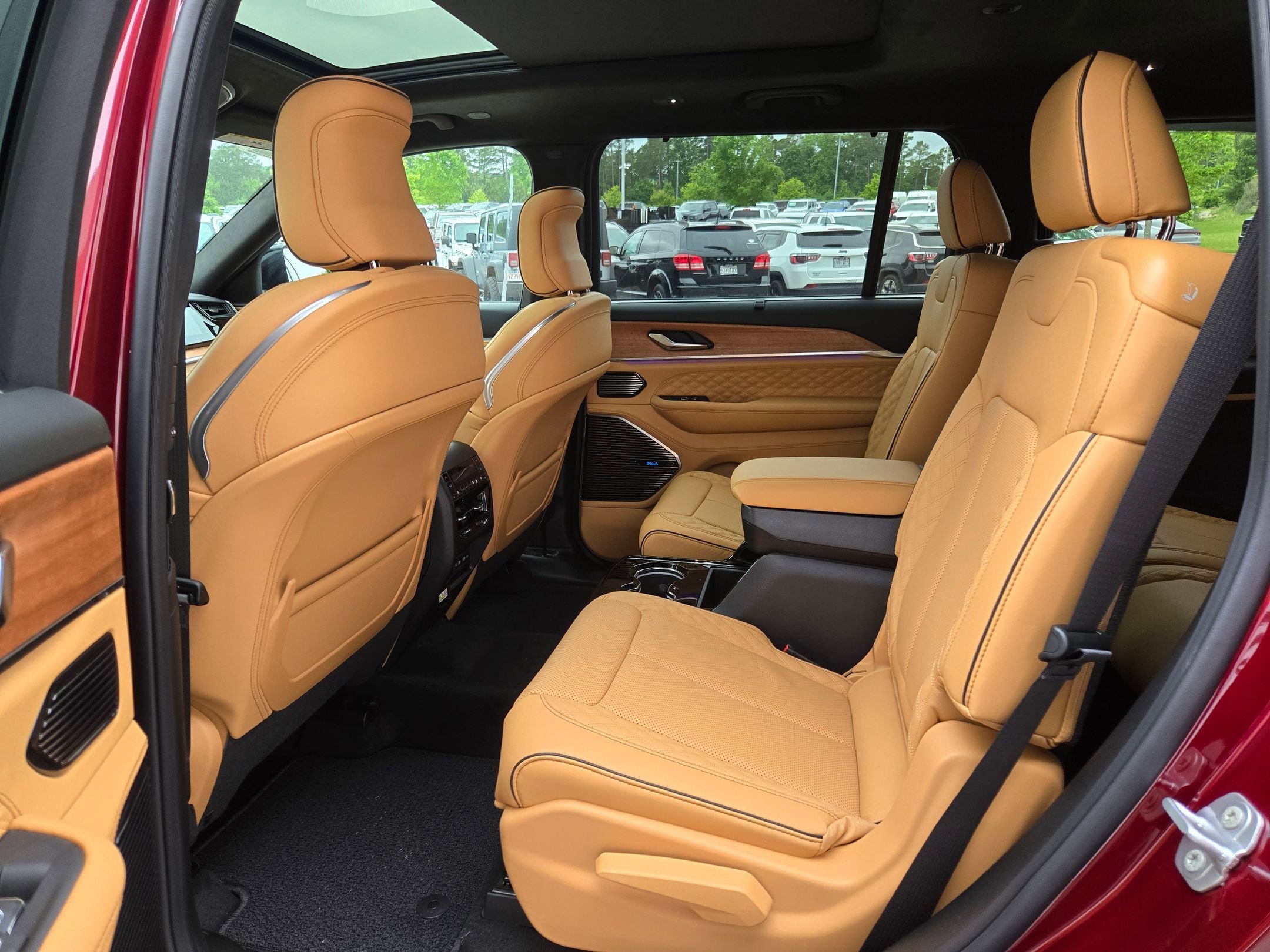 New 2026 Velvet Red Pearl-Coat Exterior Paint Jeep Summit image 35