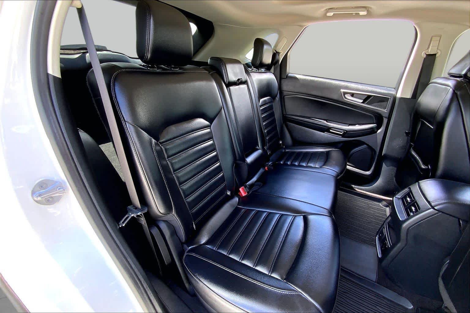 Used 2020 Star White Metallic Tri-Coat Ford SEL image 19