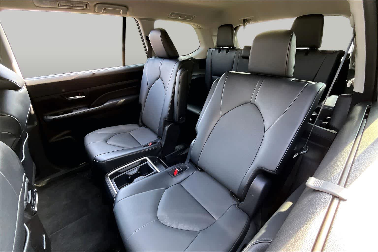 Used 2025 Celestial Silver Metallic Toyota XLE image 19