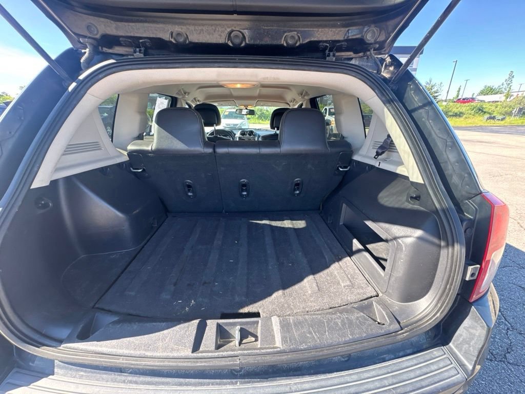 Used 2016  Jeep Latitude image 35