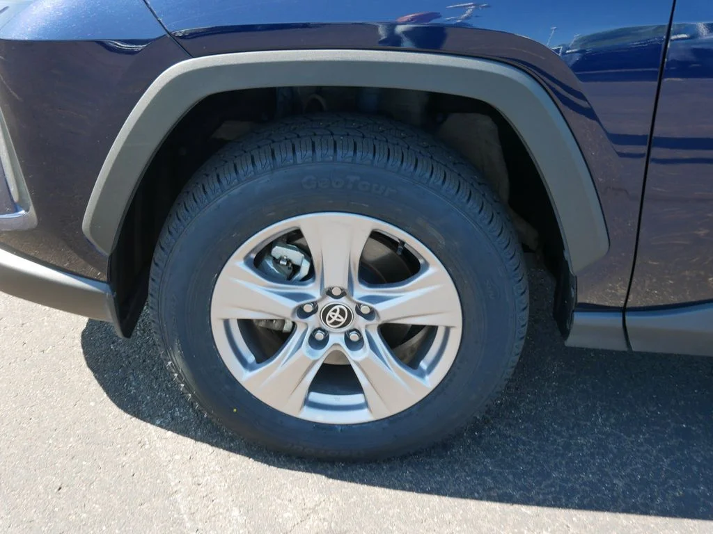 Certified Used 2025  Toyota XLE image 8