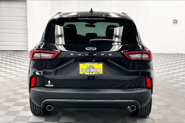 Used 2025 Agate Black Metallic Ford ST-Line image 5