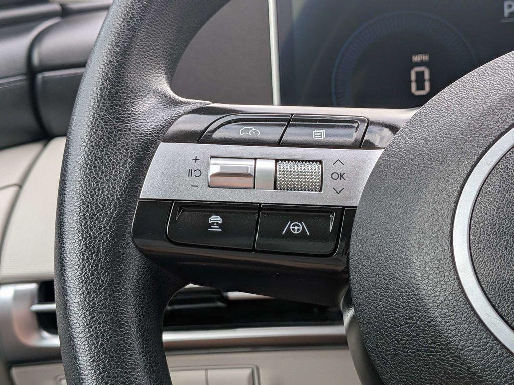 New 2025 Gray Hyundai SEL AWD image 28