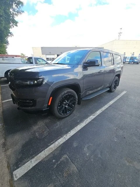 2023 Jeep Wagoneer Series II Carbide 4WD's photo