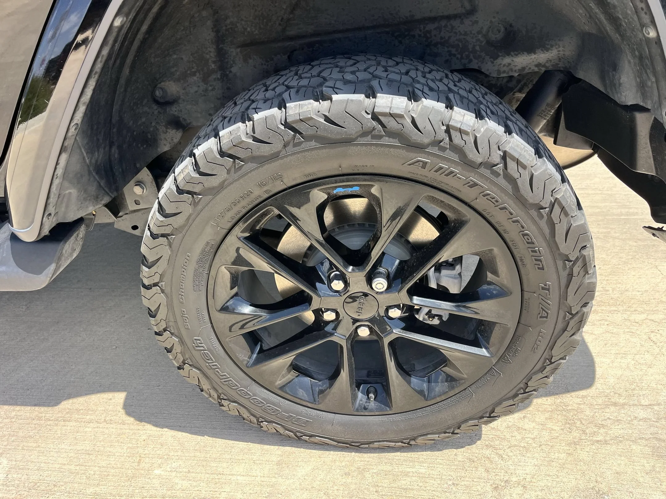 Used 2022 Black Jeep Unlimited Sahara 4xe image 27