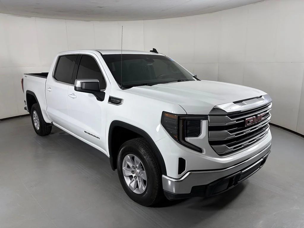 Certified Used 2026 White GMC SLE image 2