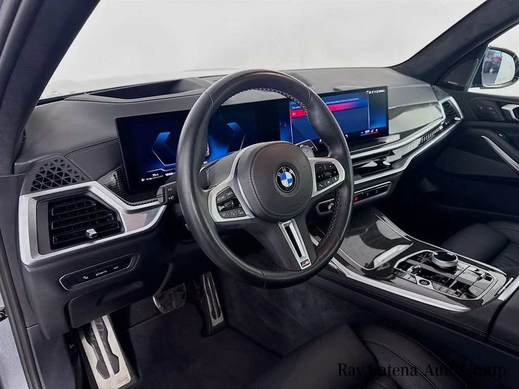 Used 2024 Gray BMW M60i image 9