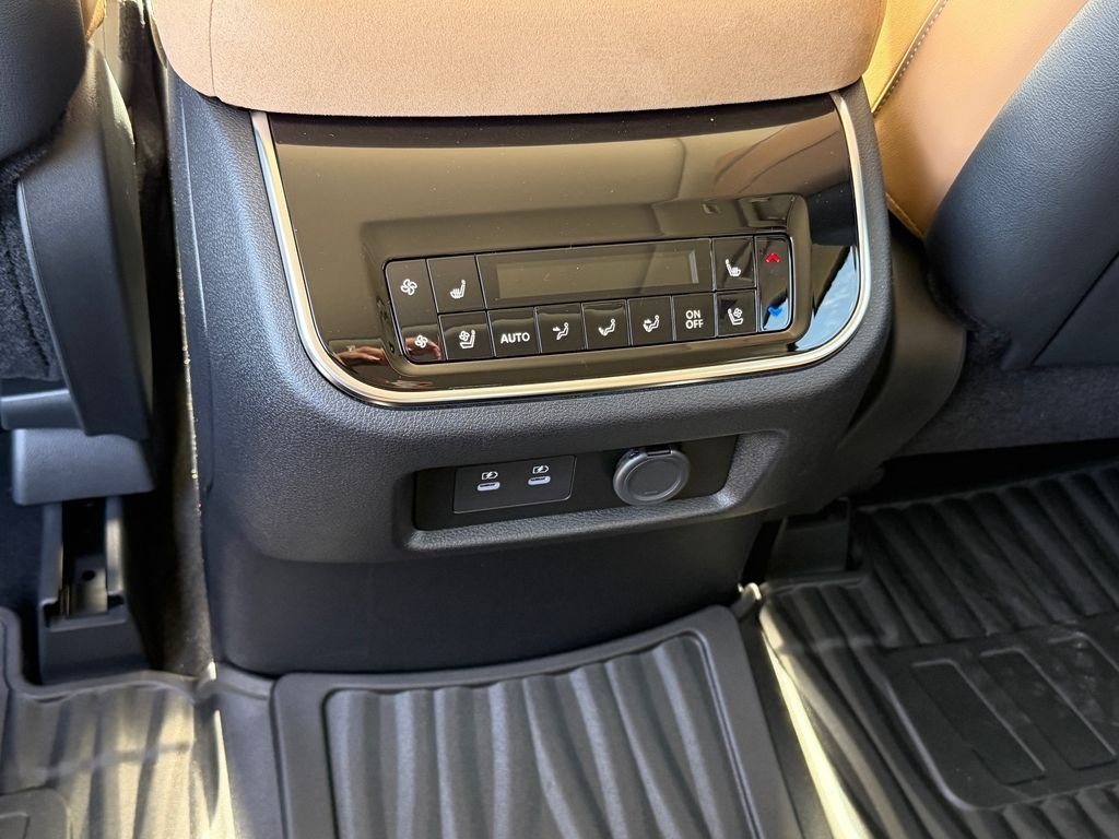 New 2027 RADIANT WHITE INFINITI Luxe 2WD image 16