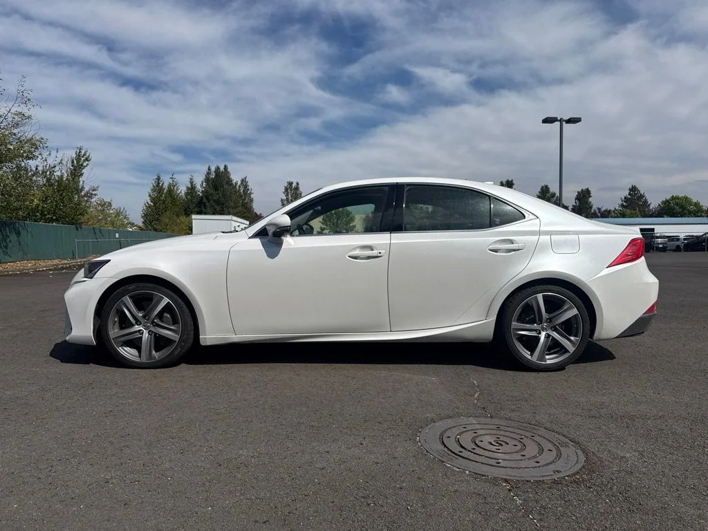 Used 2018 Eminent White Pearl Lexus 300 image 4