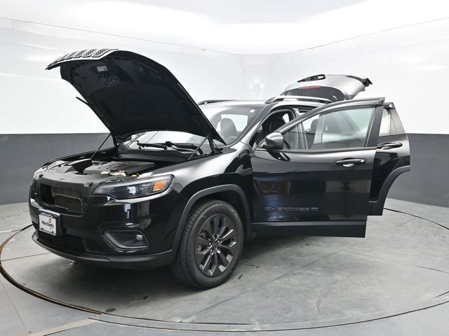Used 2021 Black Jeep Latitude Lux image 36