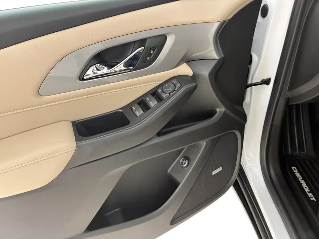 Used 2022 White Chevrolet LT Leather image 13