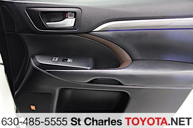 Certified Used 2019 White Toyota Limited image 18