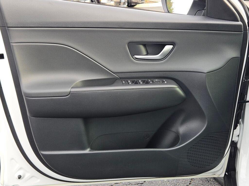New 2026 Atlas White Hyundai SEL Premium FWD image 19