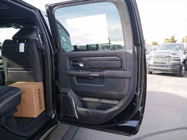 2026 RAM 3500 Limited - Photo 31