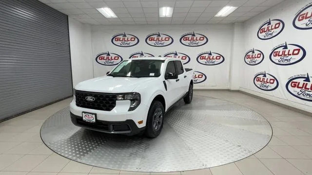 New 2026 Oxford White Ford XLT image 8