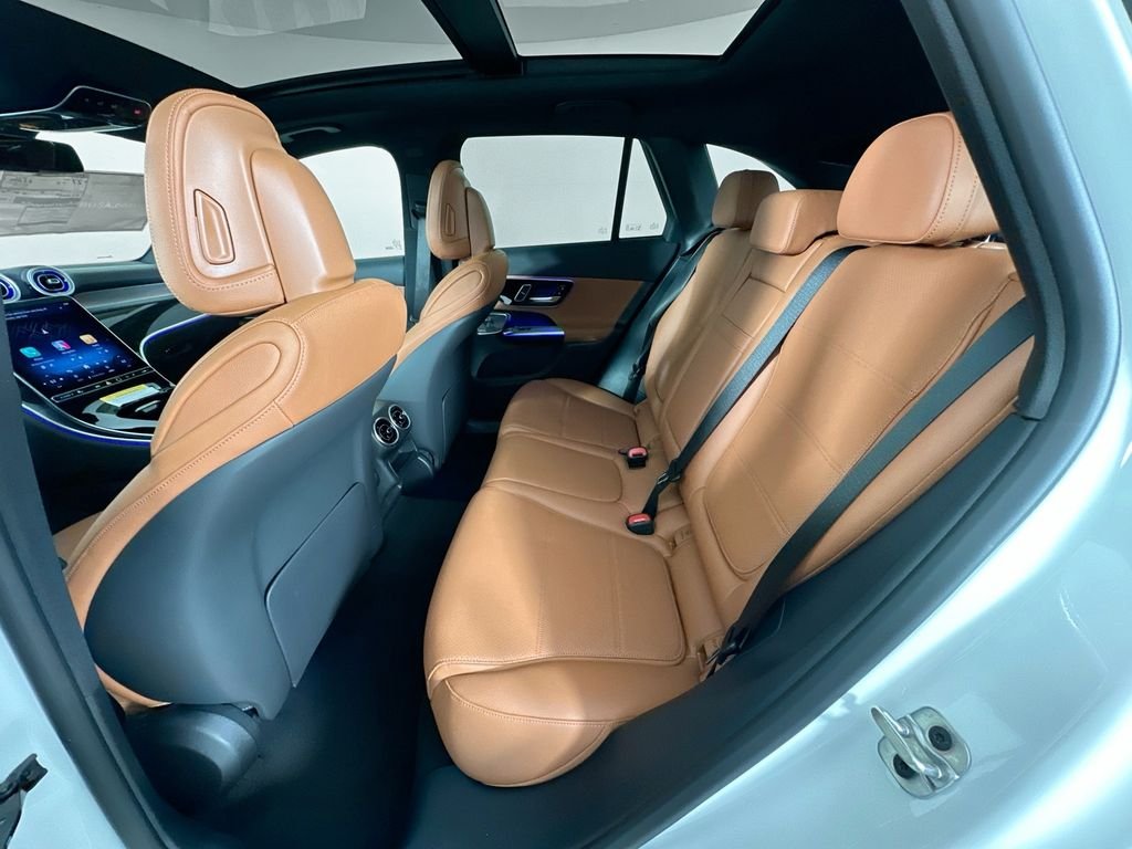 New 2026 Polar White Mercedes-Benz GLC 300 image 26