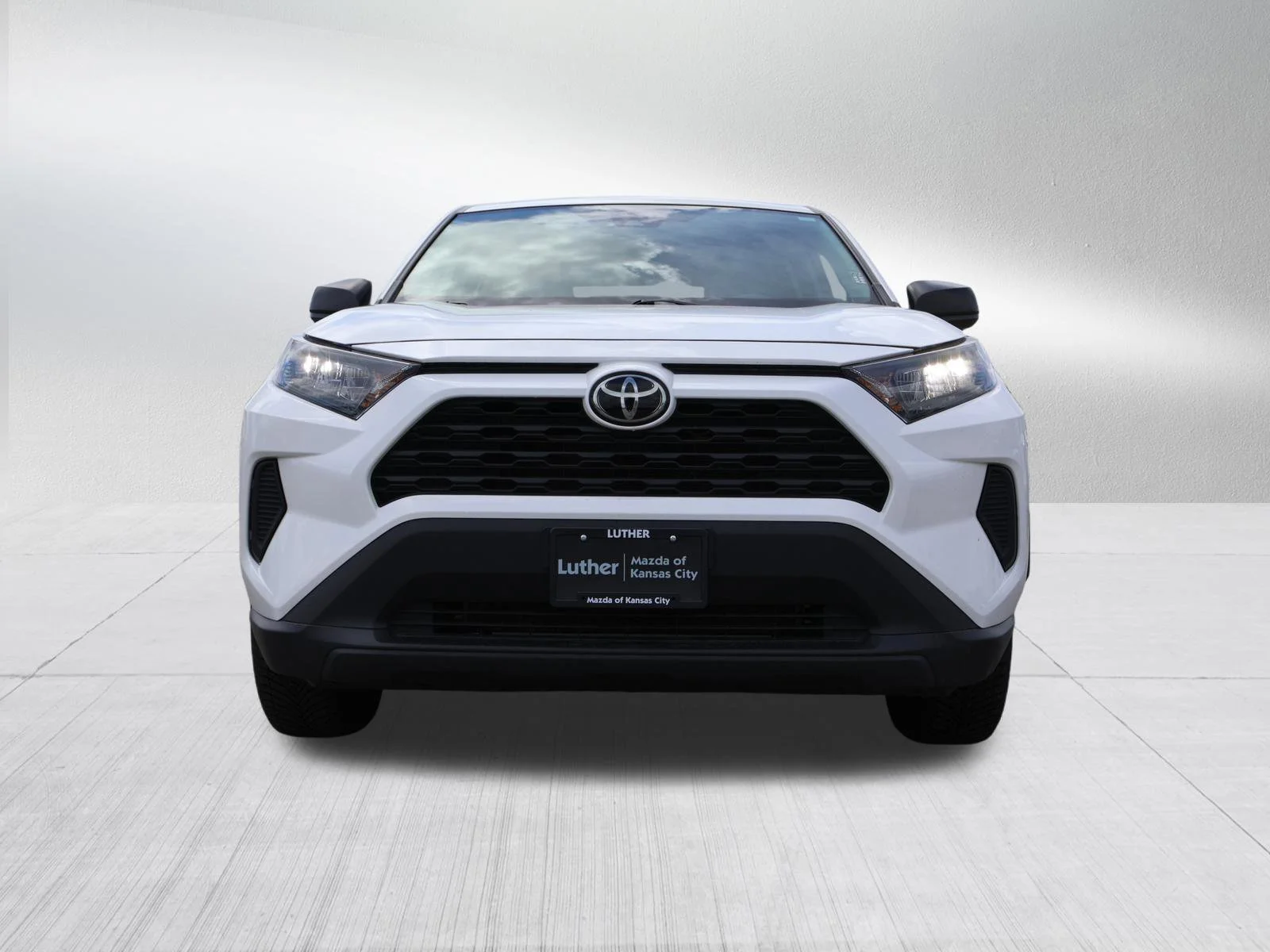 Used 2022 Toyota RAV4 LE with VIN 2T3F1RFV6NC306543 for sale in Kansas City