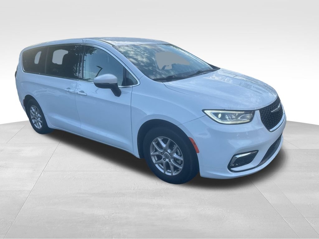 Used 2023 White Chrysler Touring L image 29