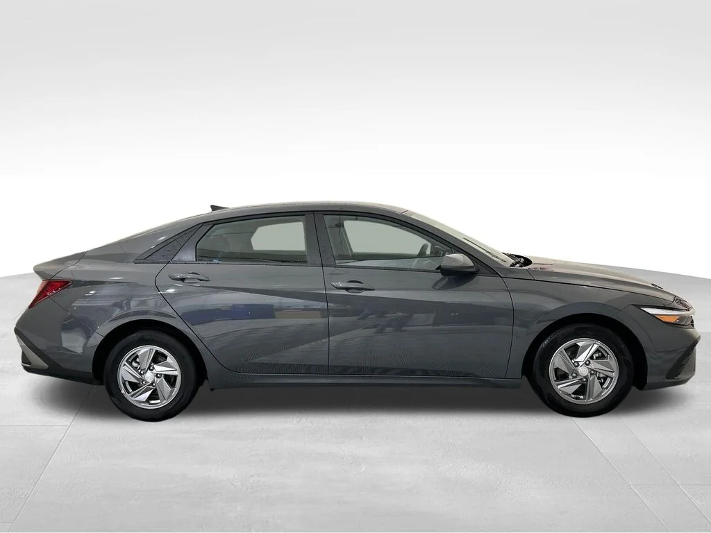 Used 2025 Gray Hyundai SE image 6