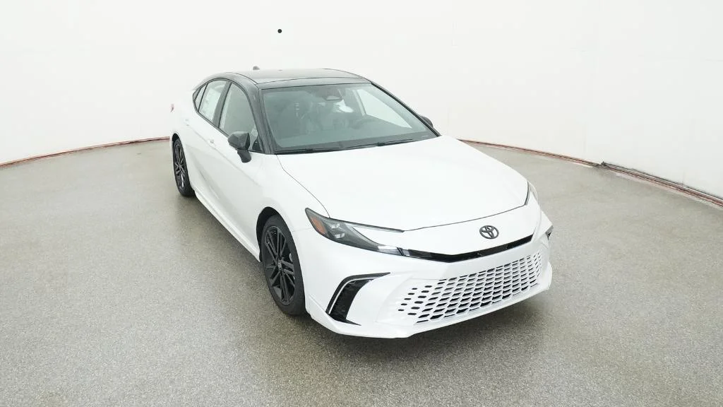 New 2026 Wind Chill Pearl with Midnight Black Metallic roof Toyota XSE image 19