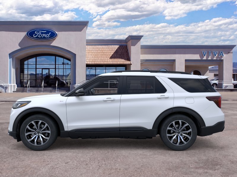 New 2026 Star White Metallic Tri-Coat Ford ST-Line image 3
