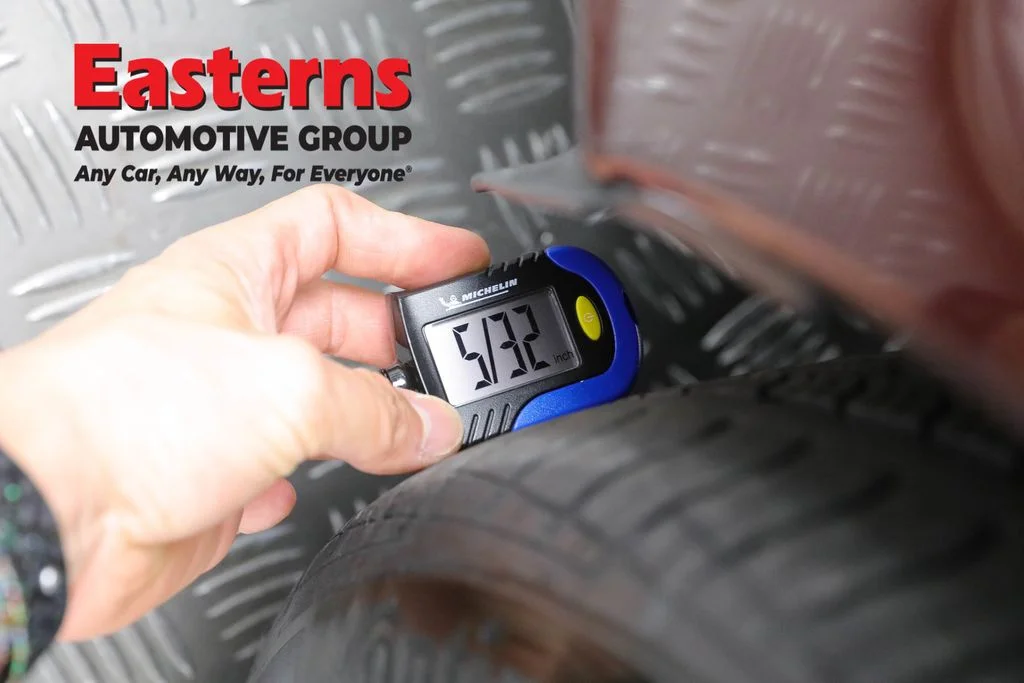 Used 2023 Red Nissan 2.5 SV image 26