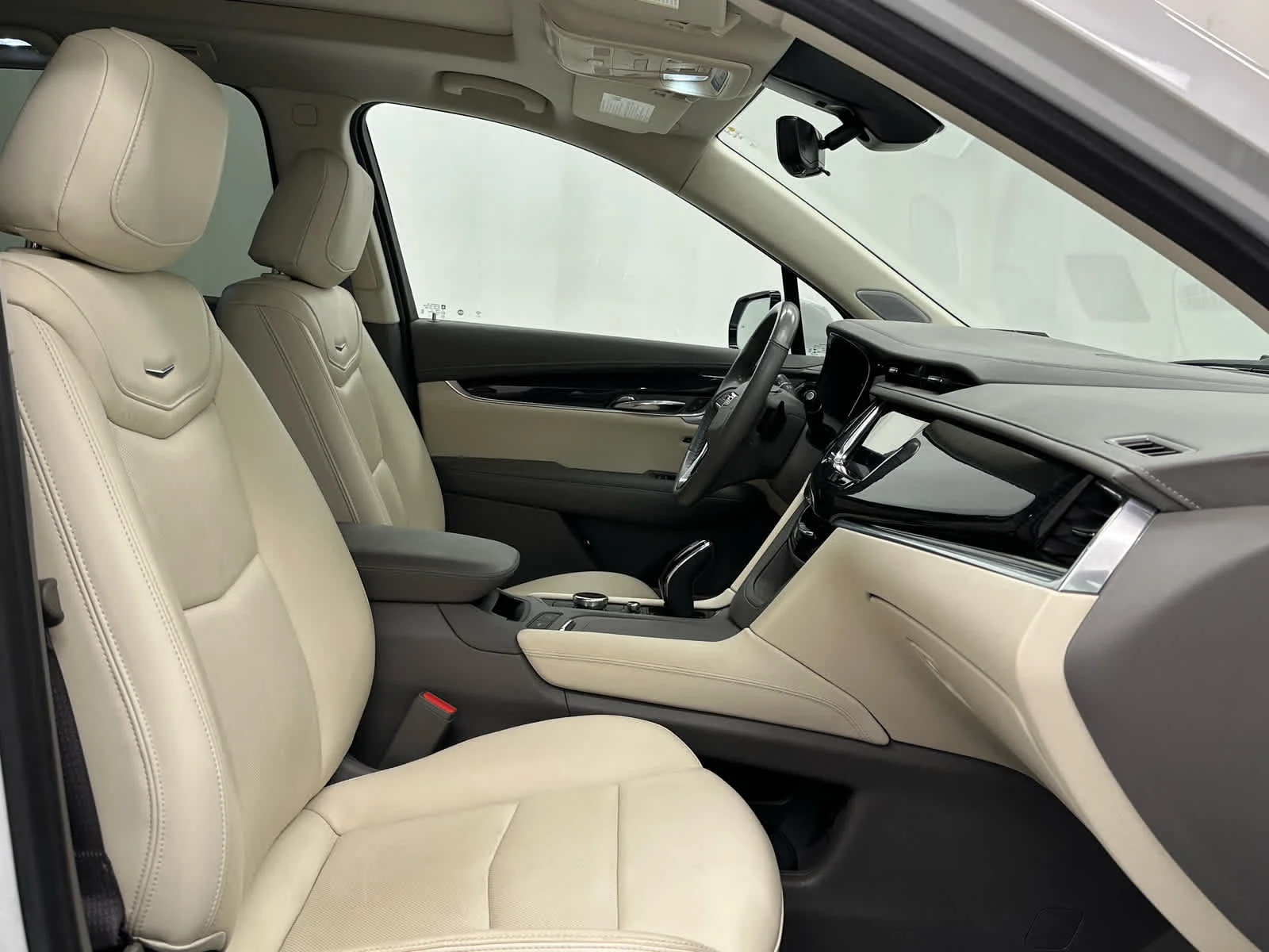 Used 2023 Crystal White Tricoat Cadillac AWD Premium Luxury image 19