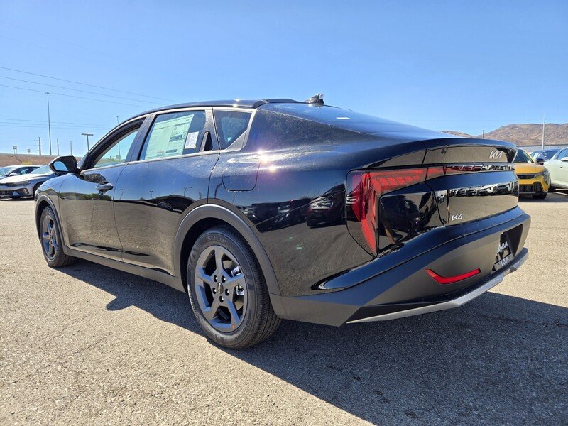 New 2026 Aurora Black Pearl Kia LXS image 4