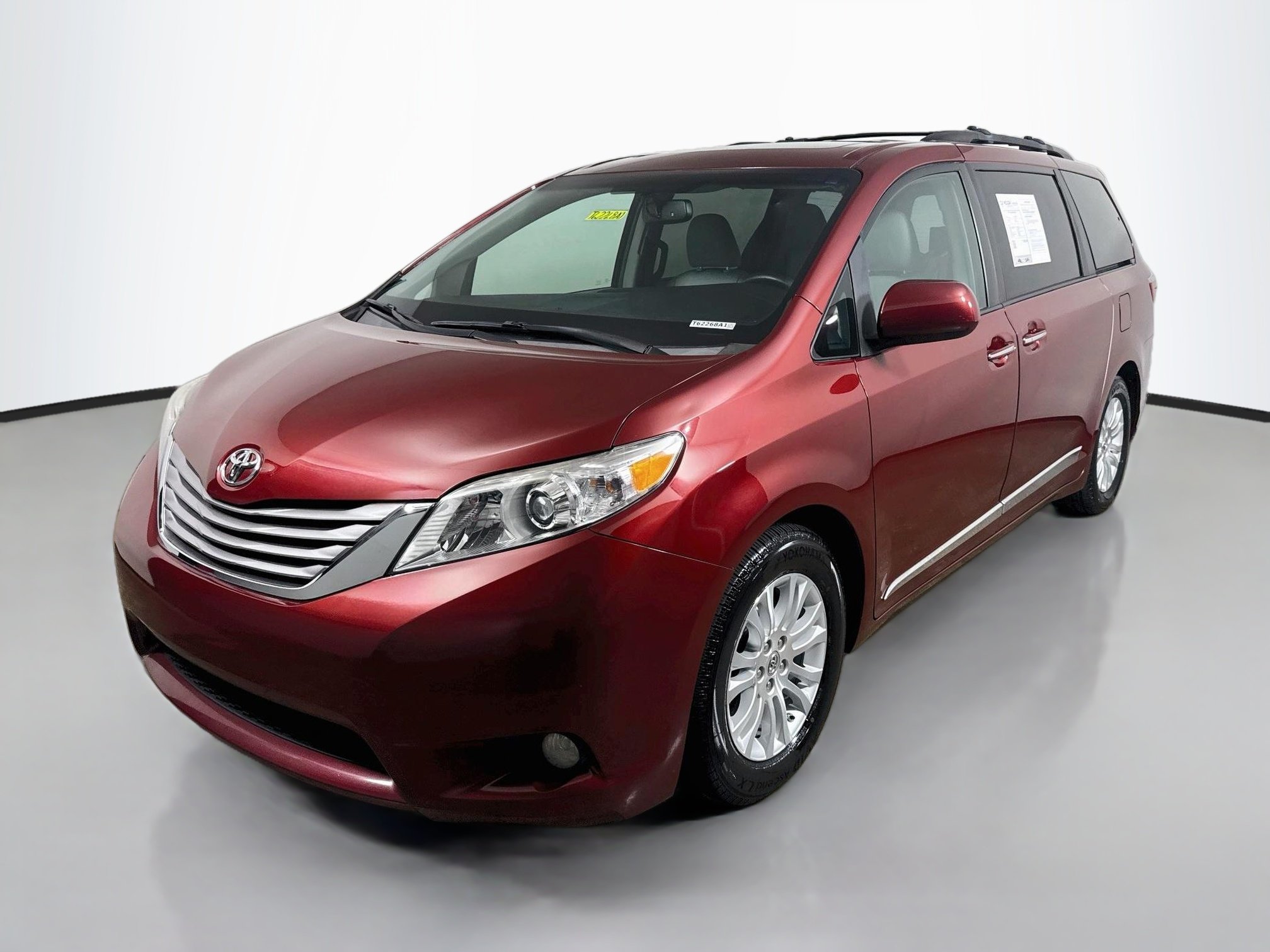 Used 2016 Salsa Red Pearl Toyota XLE image 3
