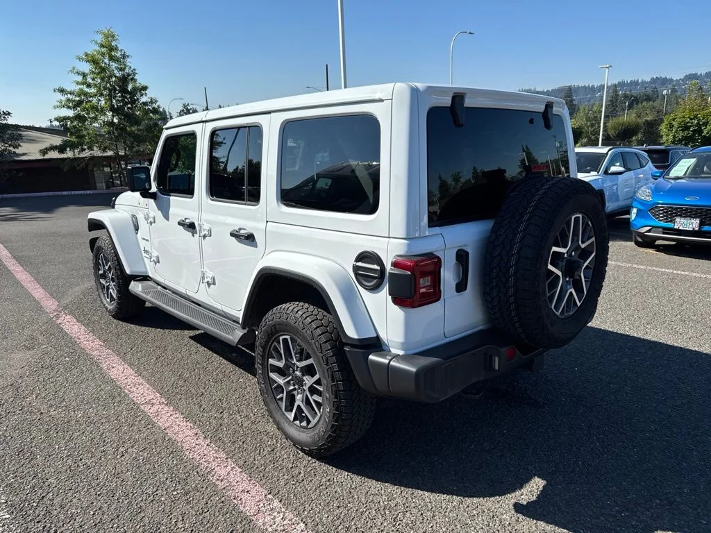 Used 2024 Bright White Clearcoat Jeep Sahara image 8
