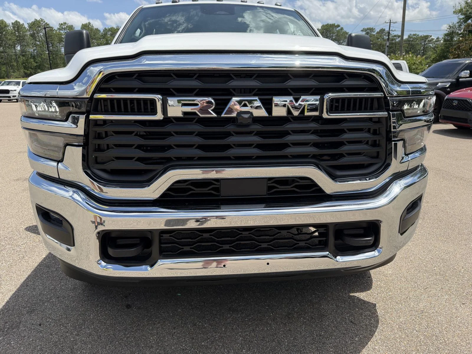 New 2026 Bright White Clear-Coat Exterior Paint RAM Tradesman image 24
