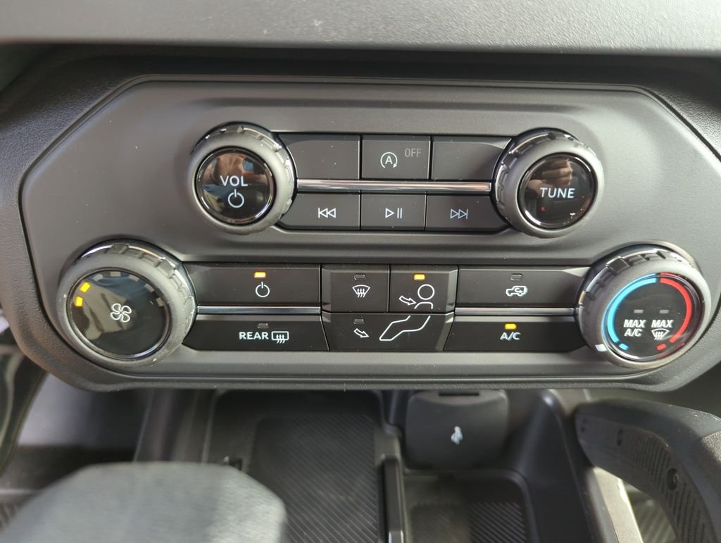 New 2026 Velocity Blue Metallic Ford Badlands® image 24