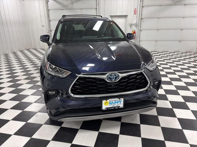 Used 2021 Toyota Highlander Platinum with VIN 5TDEBRCH9MS019218 for sale in Rochester, Minnesota