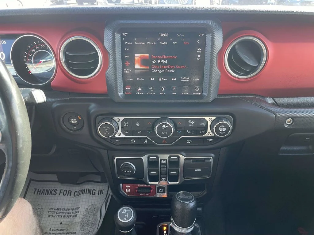 Used 2020 White Jeep Unlimited Rubicon image 21