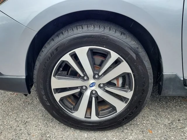2019 Subaru Outback Limited - Photo 6