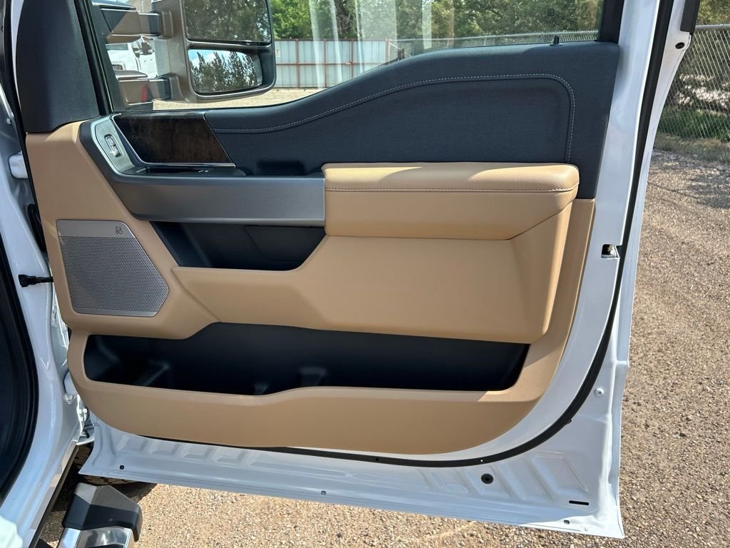 New 2026 Oxford White Ford Lariat image 45