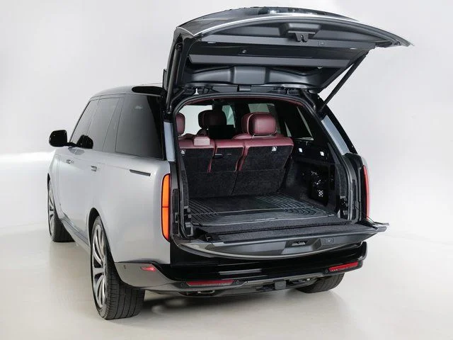 Used 2025 Hakuba Silver Metallic Land Rover Autobiography image 33