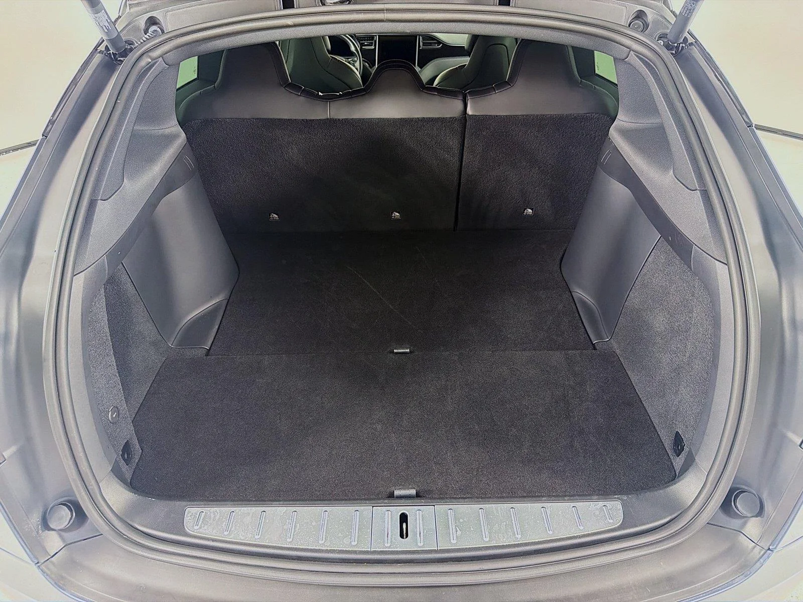 Used 2018  Tesla 100D image 22