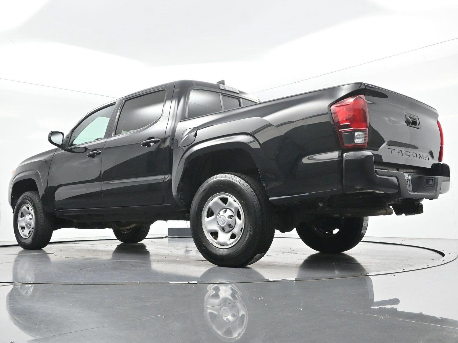 Used 2022 Midnight Black Metallic Toyota SR image 43