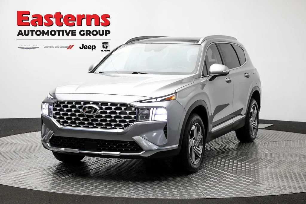 Used 2023 Silver Hyundai SEL image 1
