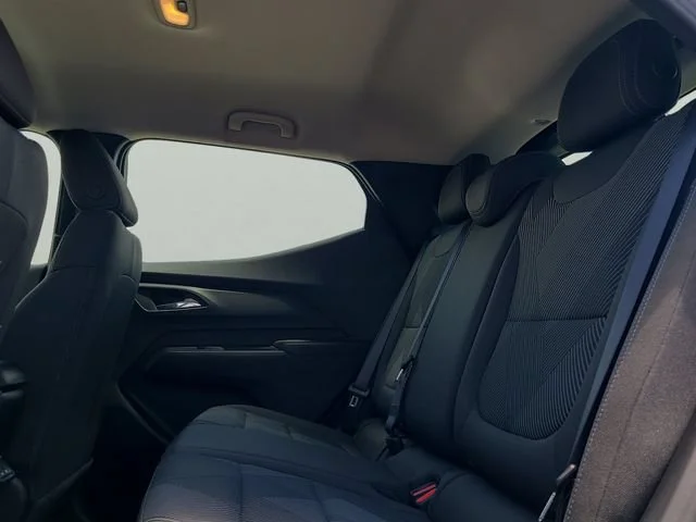New 2027 Summit White Chevrolet LT image 12